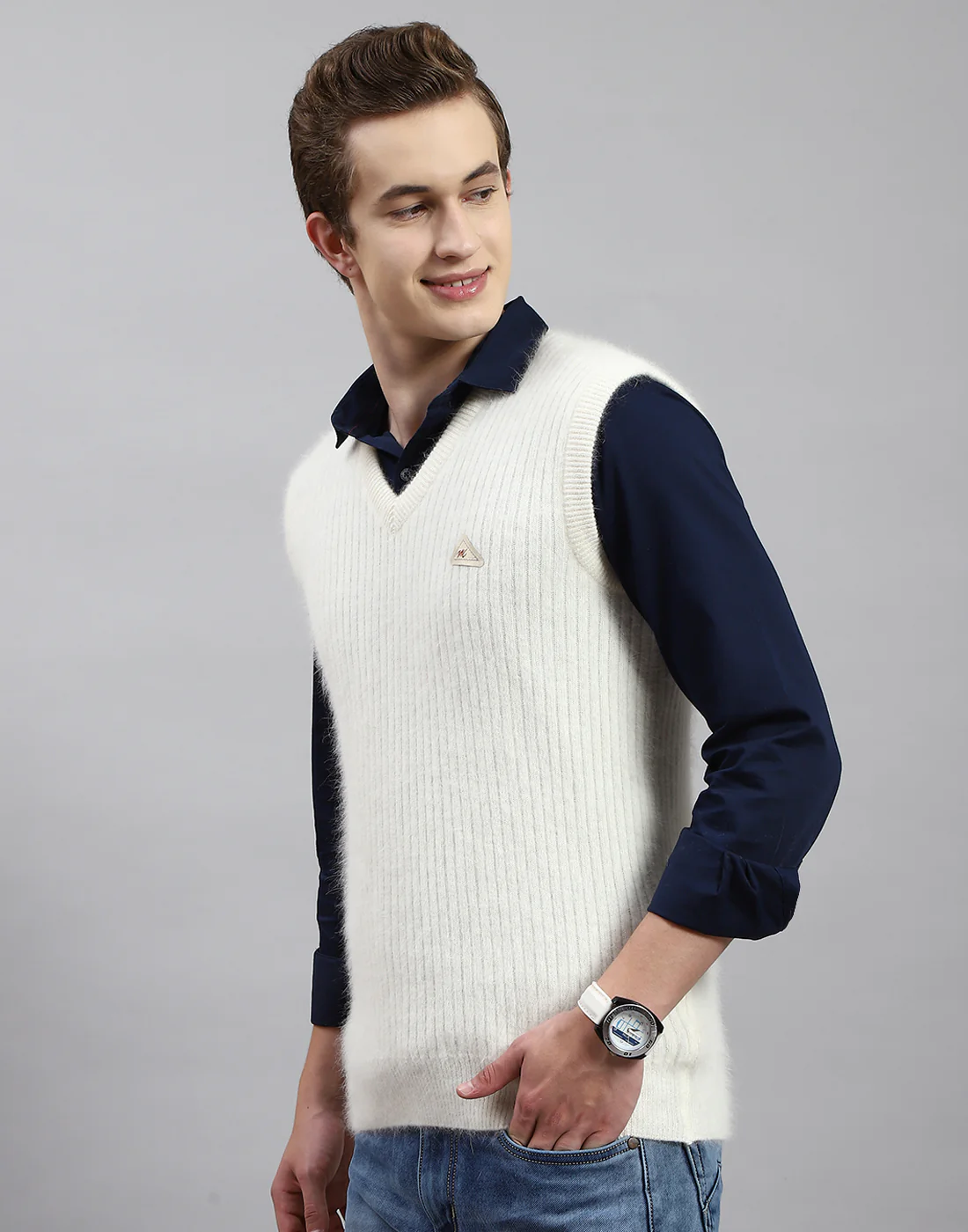 Men Off White Solid V Neck Sleeveless Sweater - Image 4