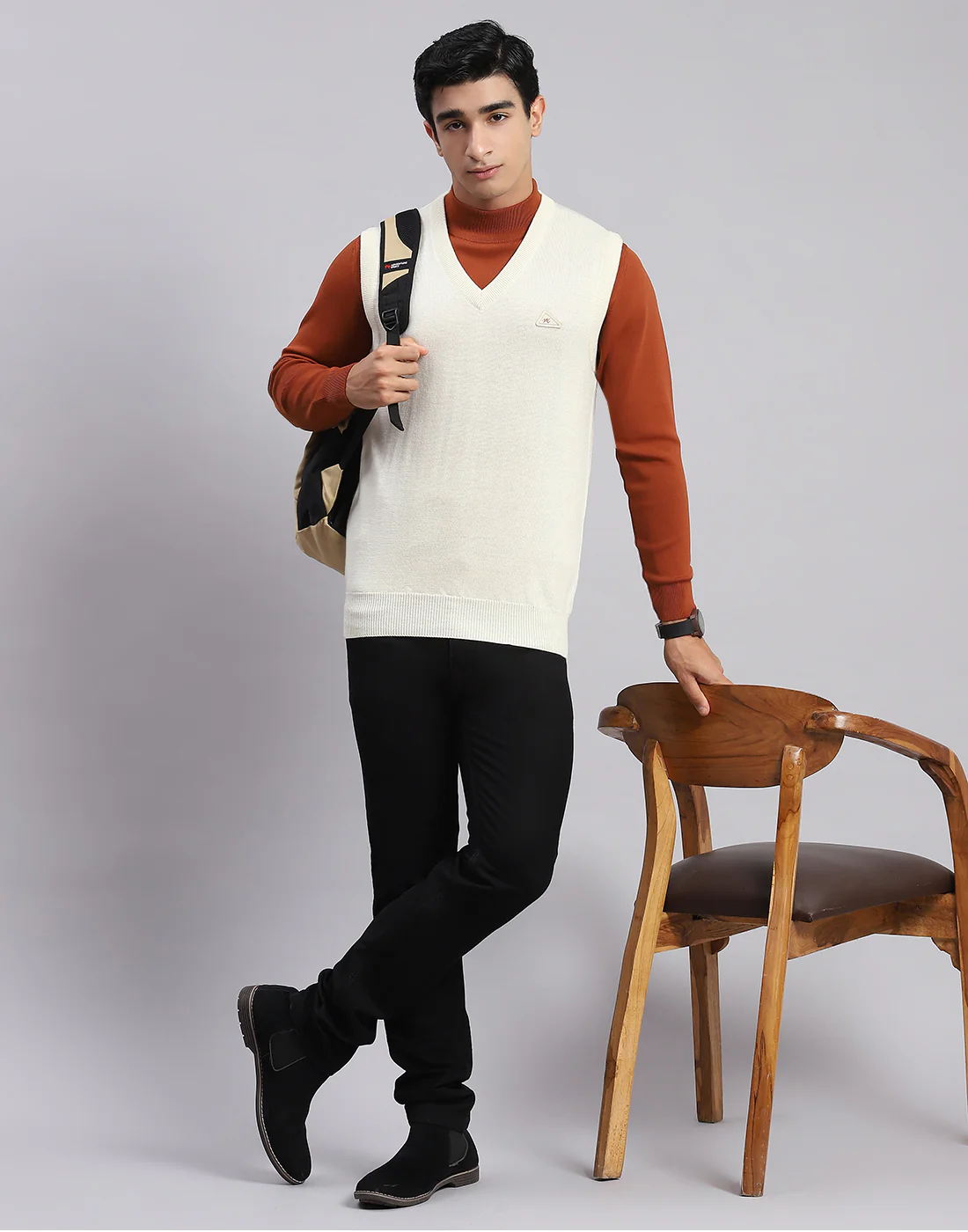Men Off White Solid V Neck Sleeveless Sweaters/Pullovers - Image 5