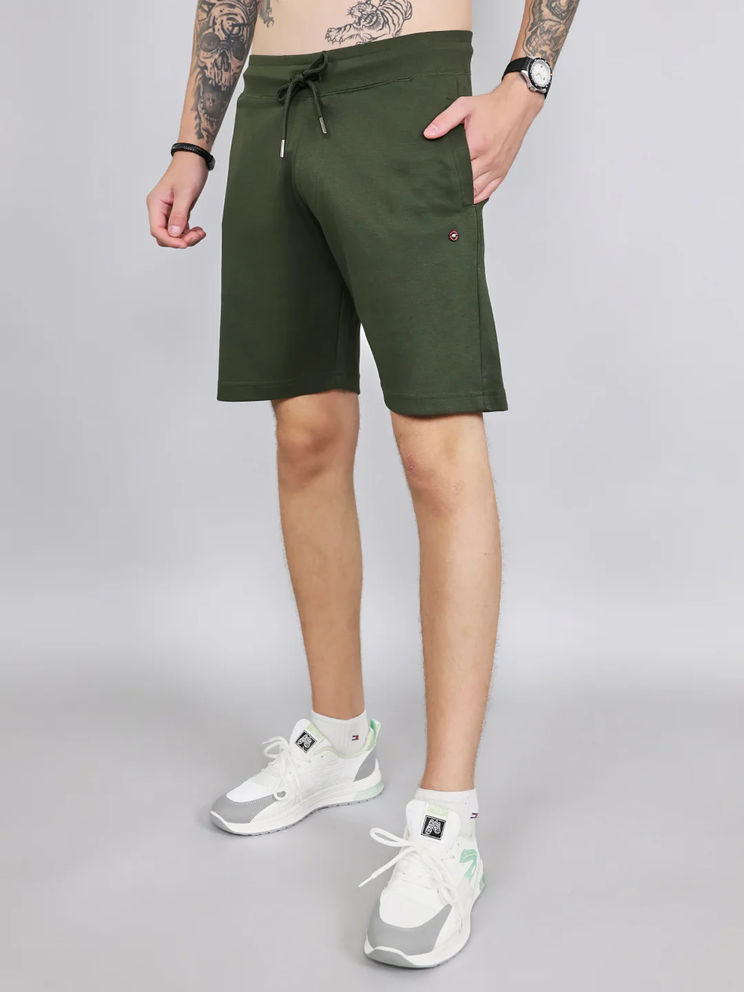 Men Olive Plain Regular Fit Bermuda - Image 3