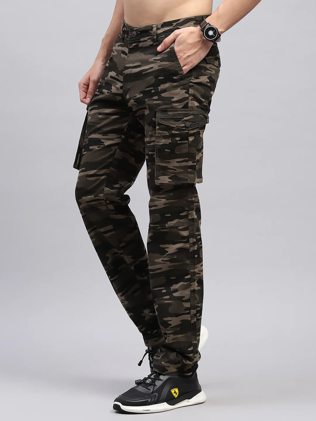 Men Olive Printed Cargo Cargo - Image 3