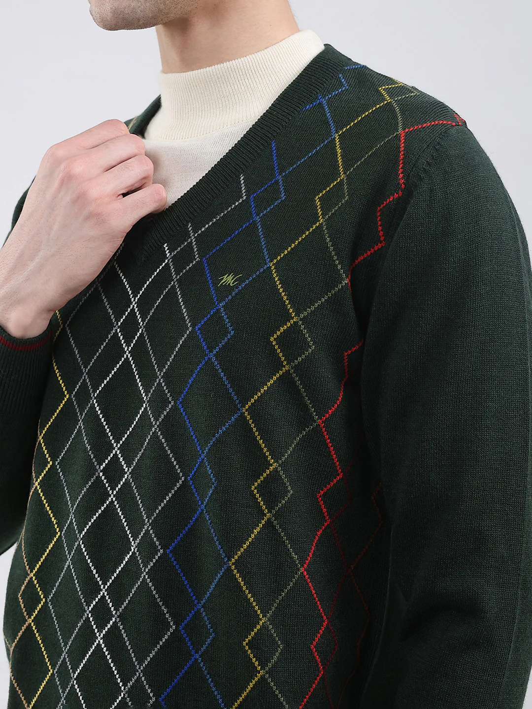 Men Olive Self Design V Neck Full Sleeve Pullover - Image 7