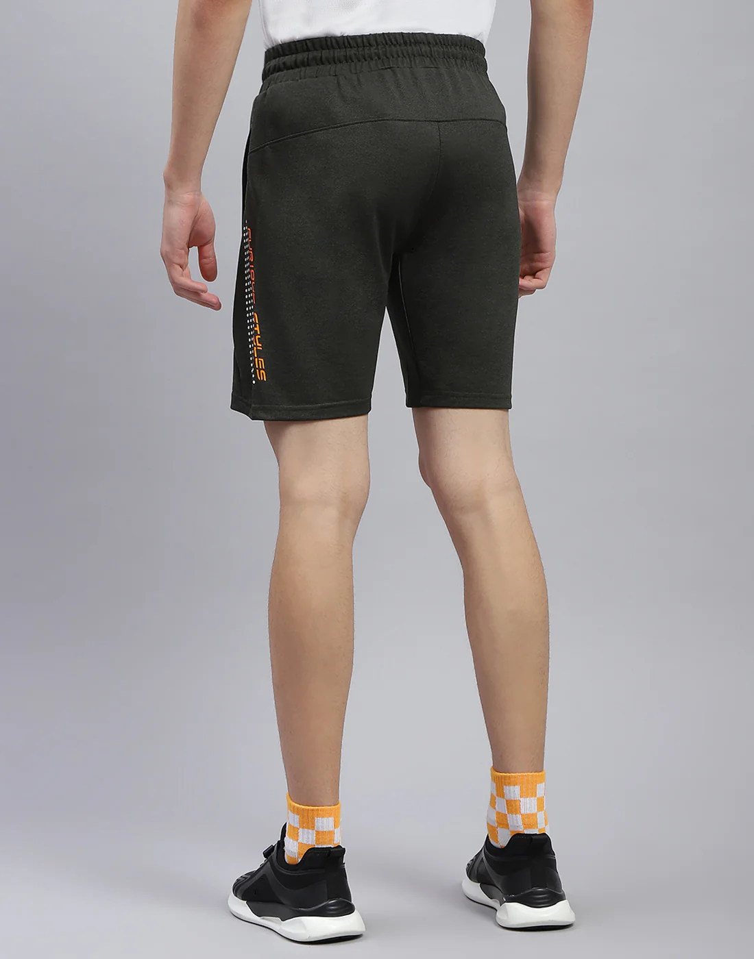 Men Olive Solid   Bermuda - Image 7