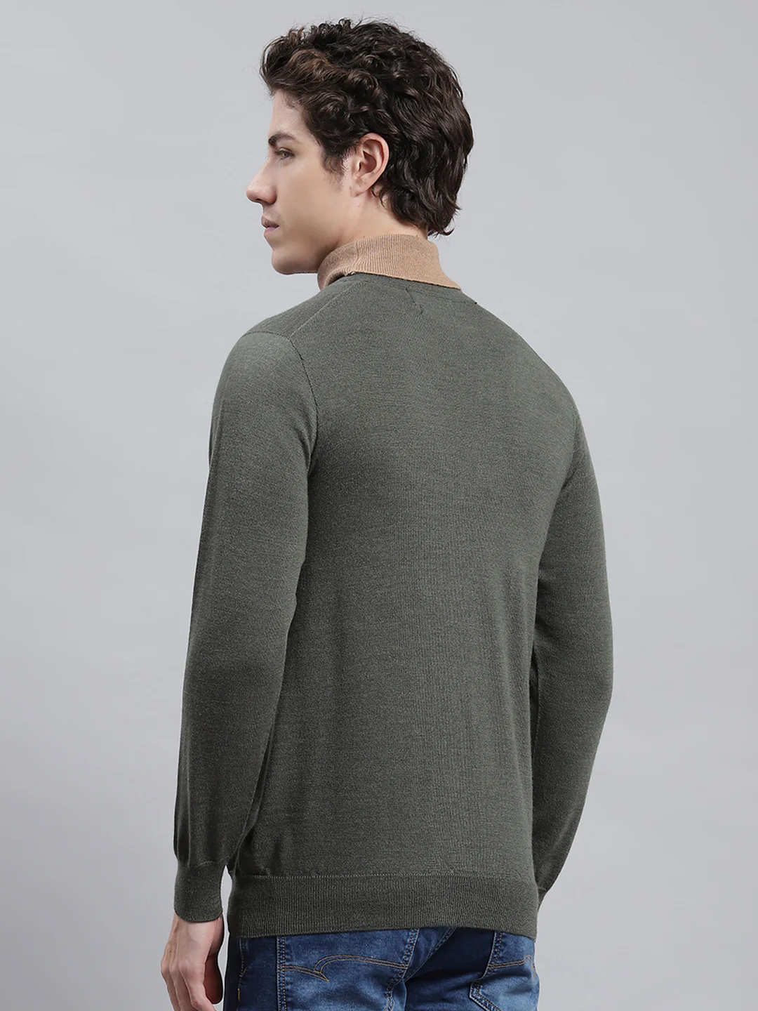 Men Olive Solid Cardigan - Image 5