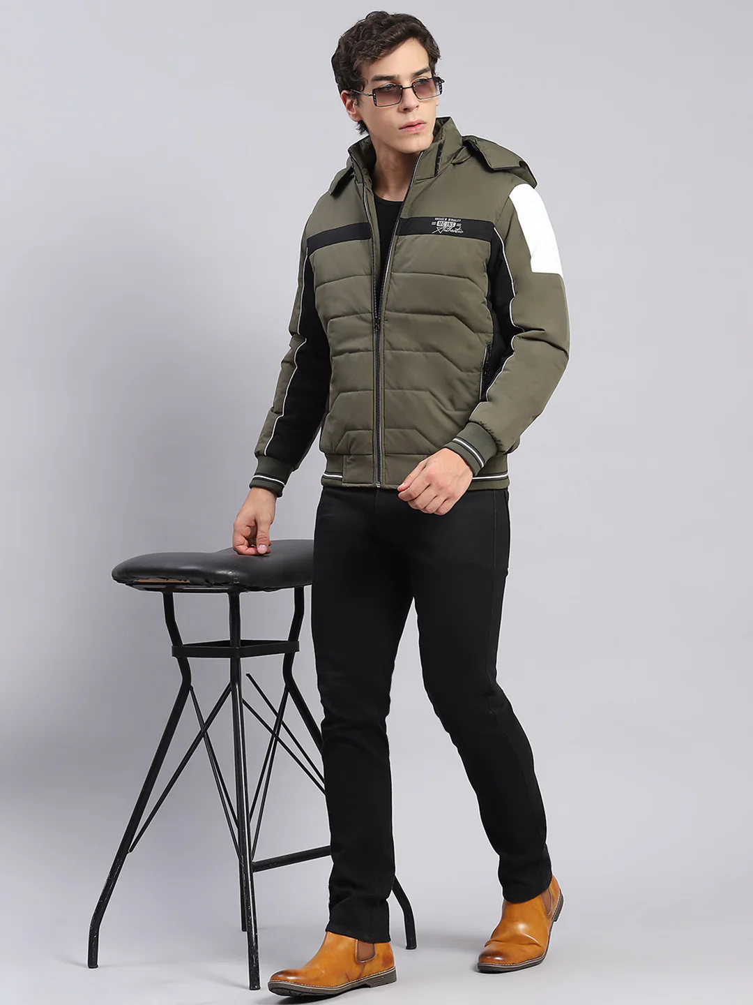 Men Olive Solid Hooded Full Sleeve Jackets - Image 2