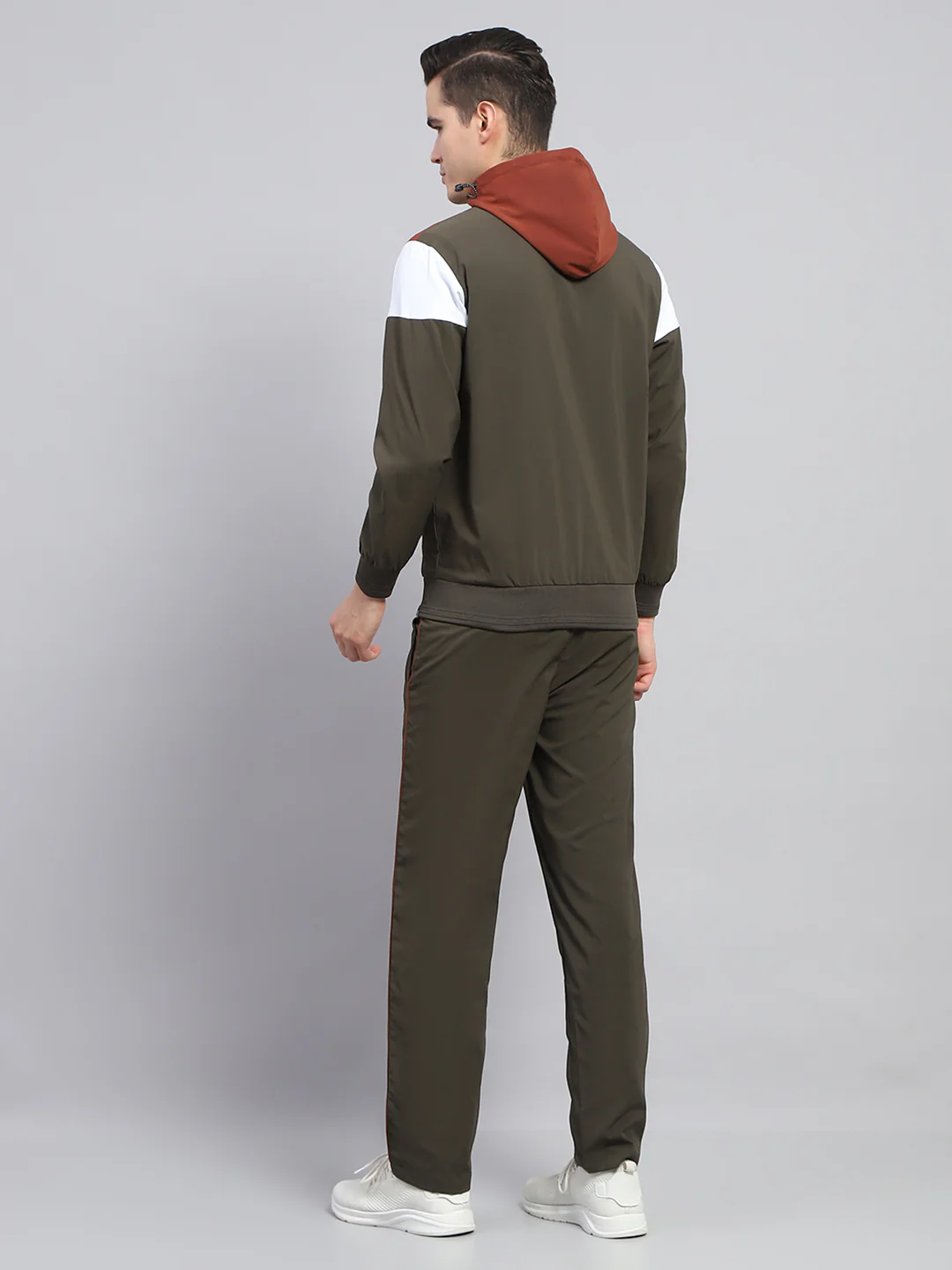 Men Olive Solid Hooded Full Sleeve Winter Tracksuit - Image 5