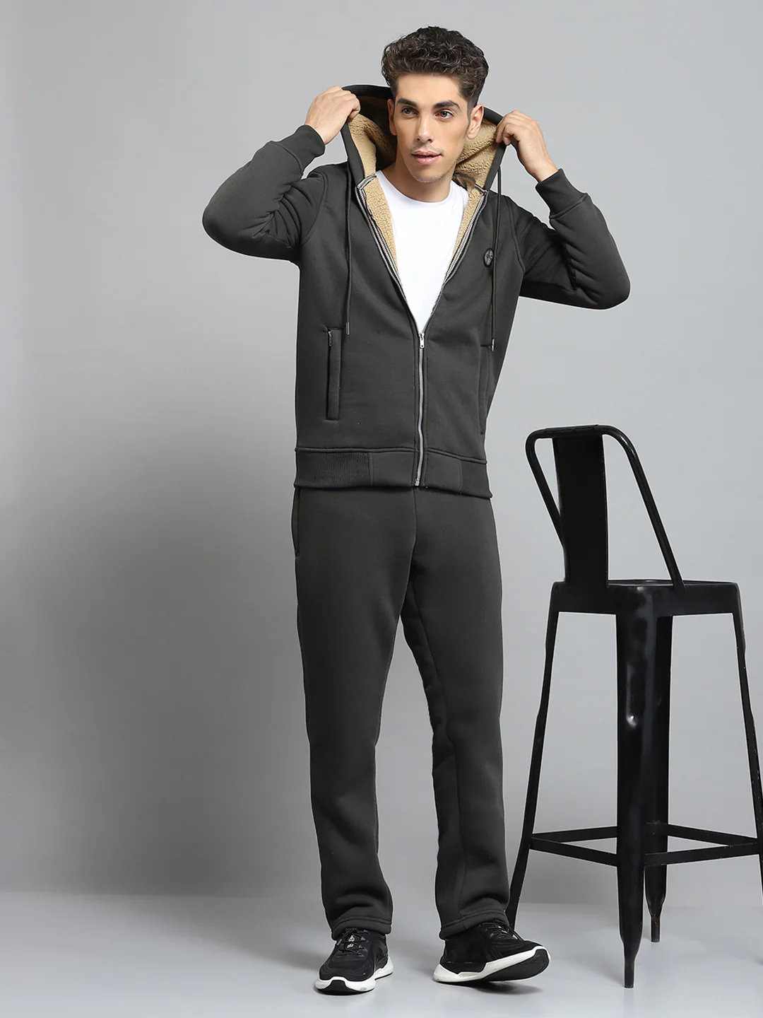 Men Olive Solid Hooded Full Sleeve Winter Tracksuit - Image 2