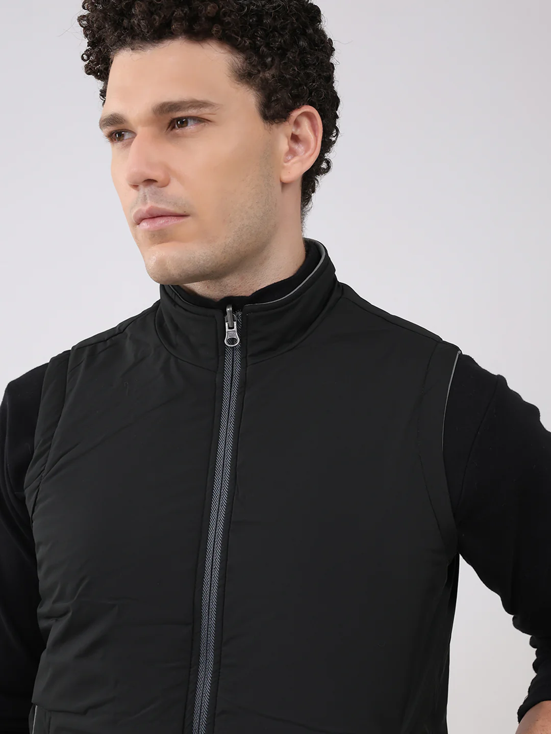Men Olive Solid Hooded Sleeveless Reversible Jacket - Image 10