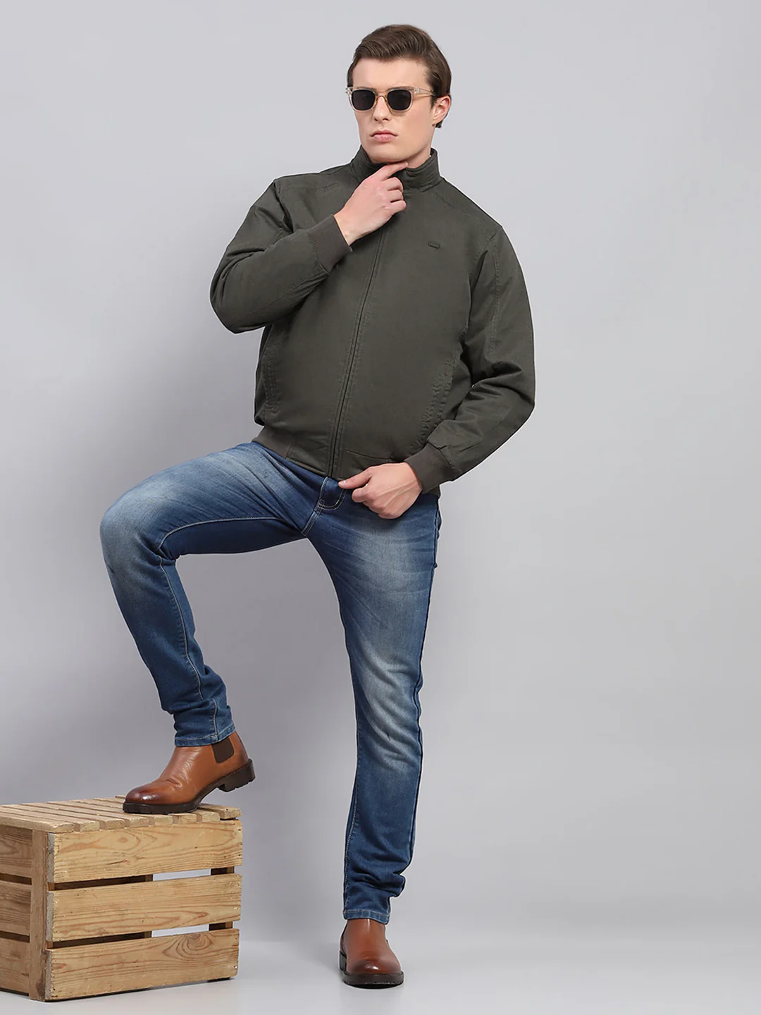 Men Olive Solid Mock Neck Full Sleeve Jacket - Image 2