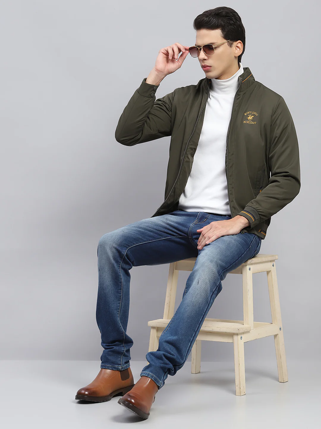 Men Olive Solid Mock Neck Full Sleeve Jacket - Image 2