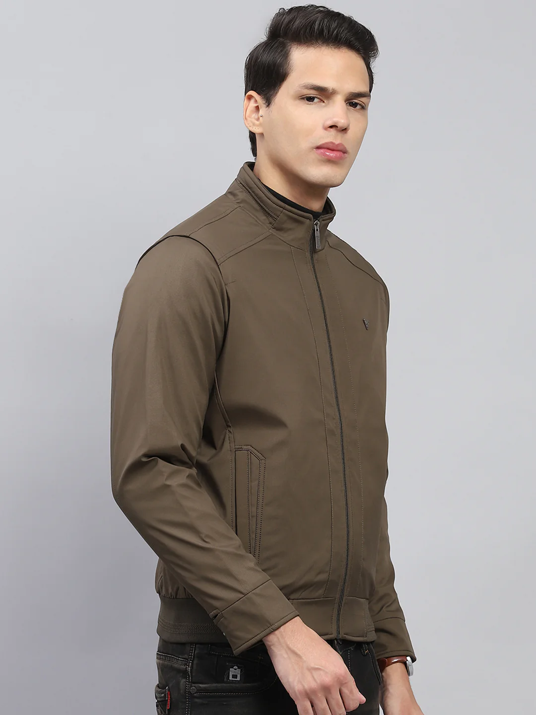 Men Olive Solid Mock Neck Full Sleeve Jacket - Image 4