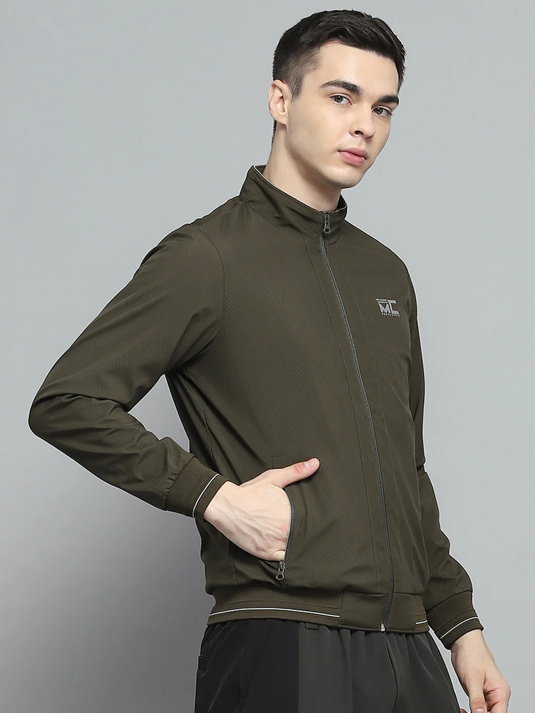 Men Olive Solid Mock Neck Full Sleeve Jacket - Image 4