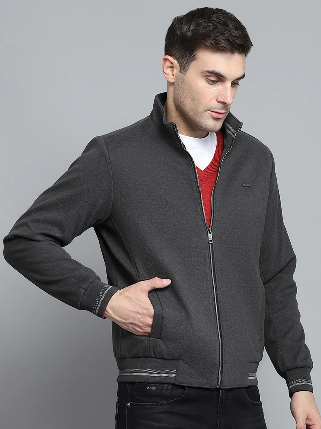 Men Olive Solid Mock Neck Full Sleeve Jacket - Image 4