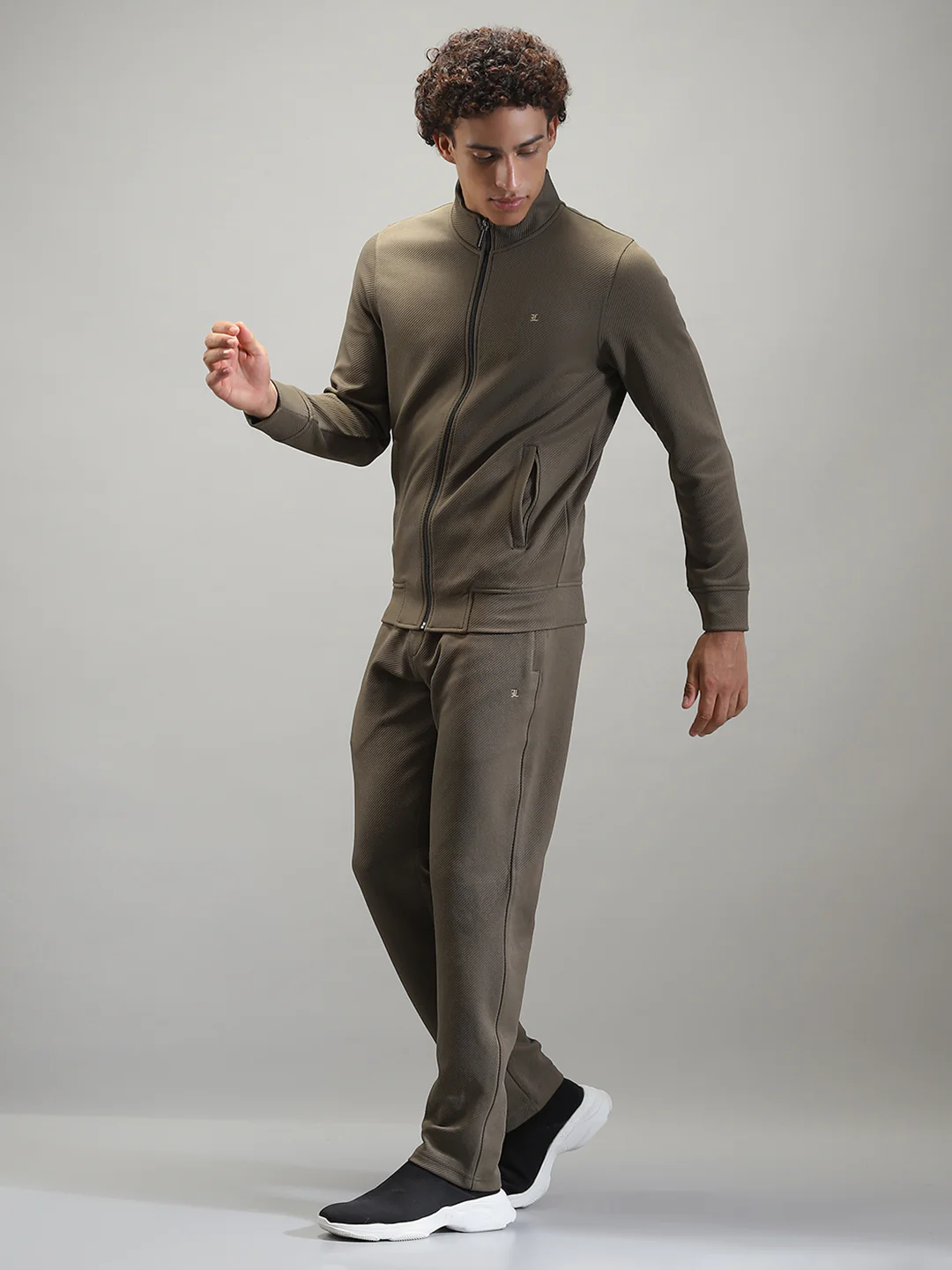 Men Olive Solid Mock Neck Full Sleeve Winter Tracksuit - Image 3