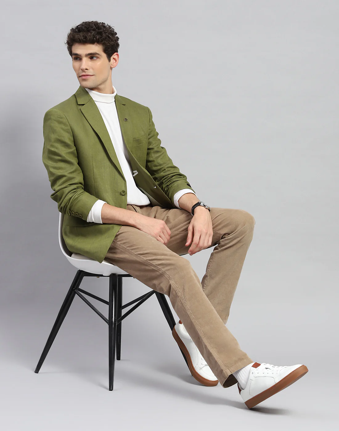 Men Olive Solid Notch Lapel Collar Full Sleeve Blazer - Image 2
