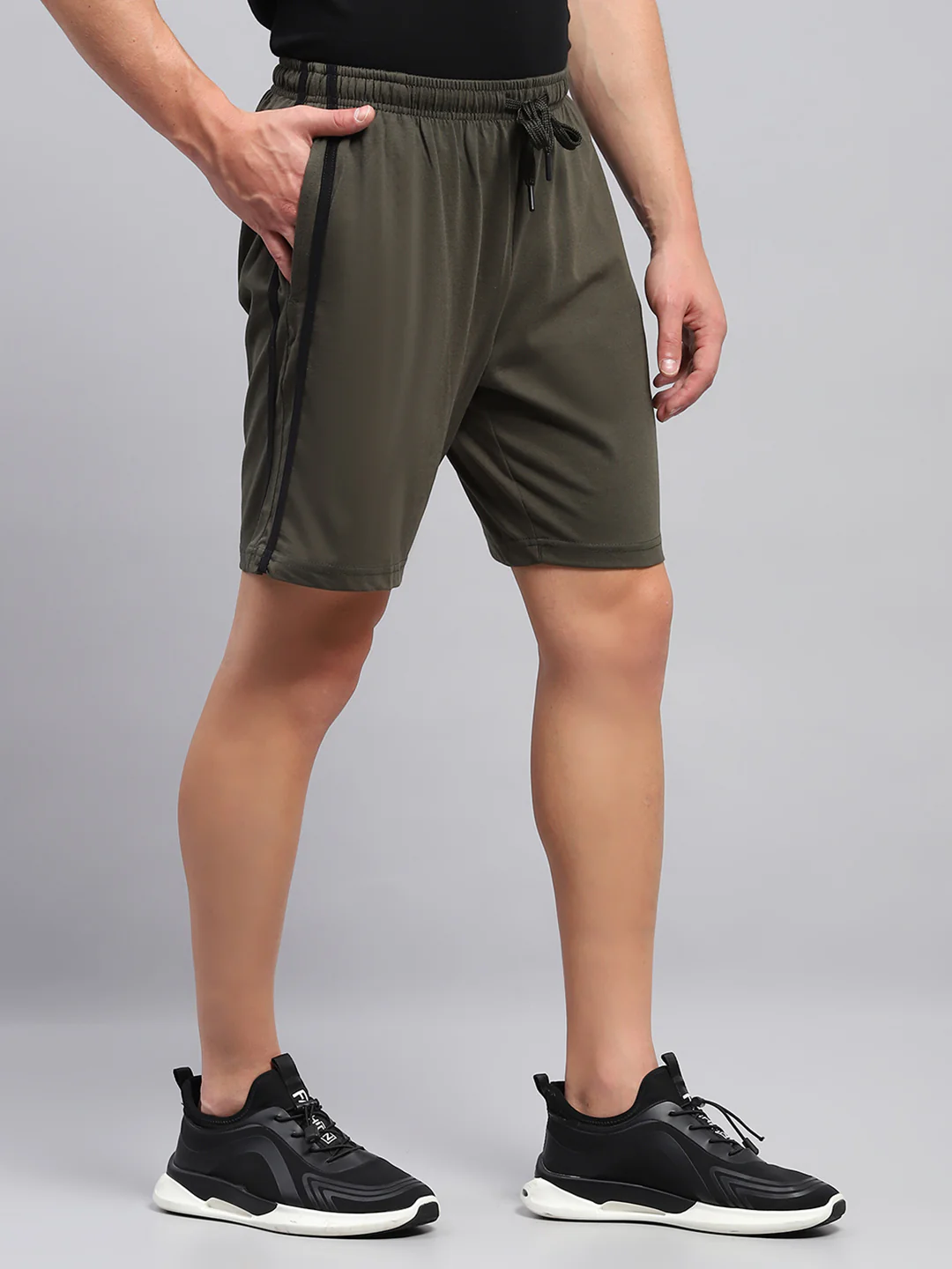 Men Olive Solid Regular Fit Bermuda - Image 4