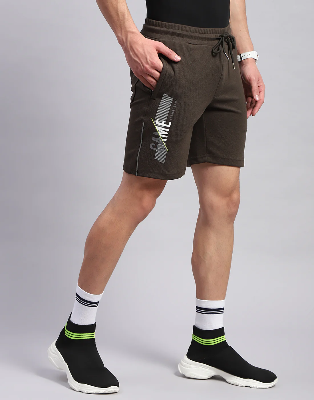 Men Olive Solid Regular Fit Bermuda - Image 4