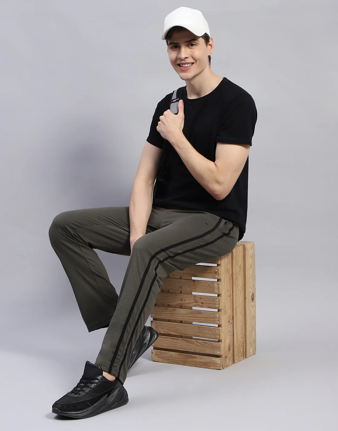 Men Olive Solid Regular Fit Lower - Image 2