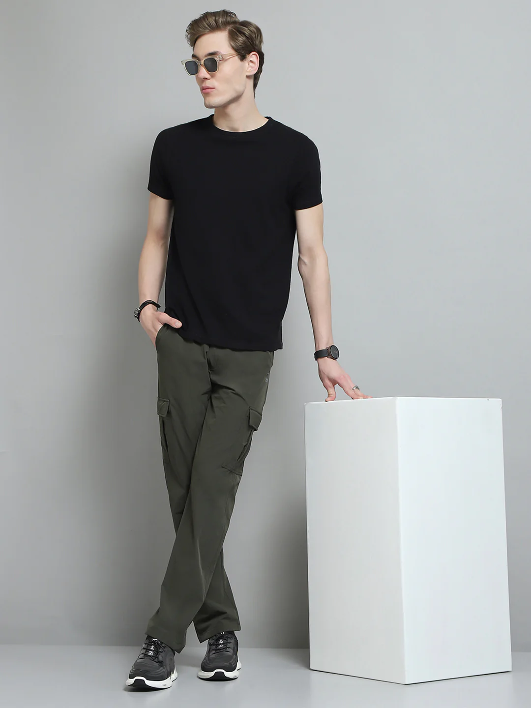Men Olive Solid Regular Fit Lower - Image 2