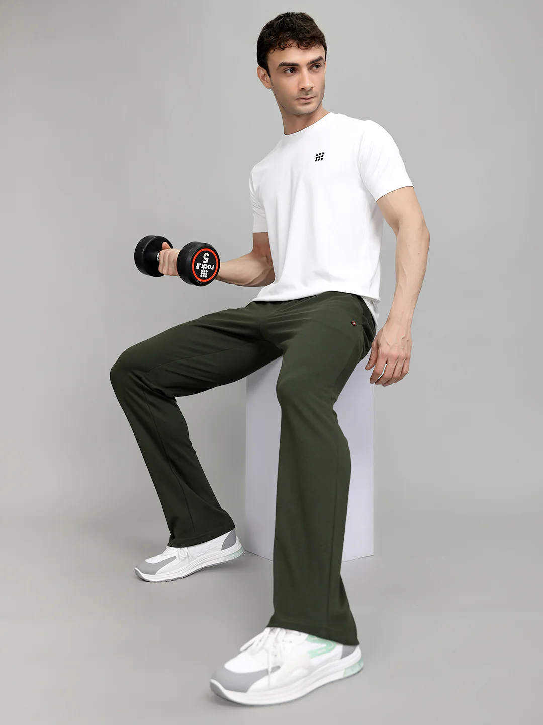 Men Olive Solid Regular Fit Lower - Image 6