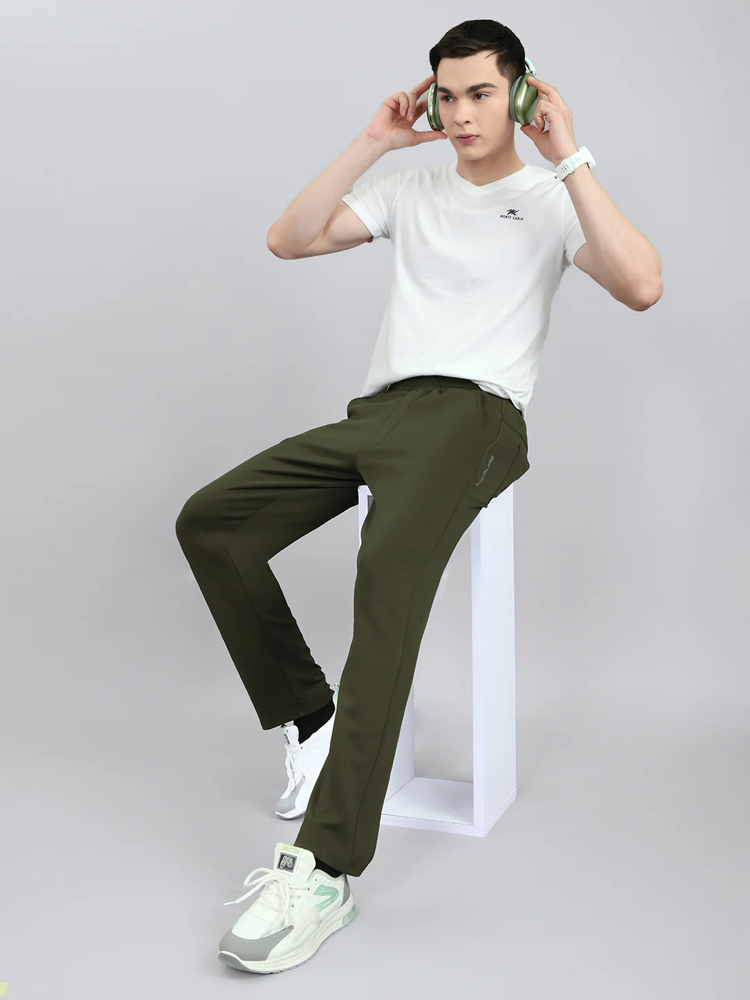 Men Olive Solid Regular Fit Lower - Image 6