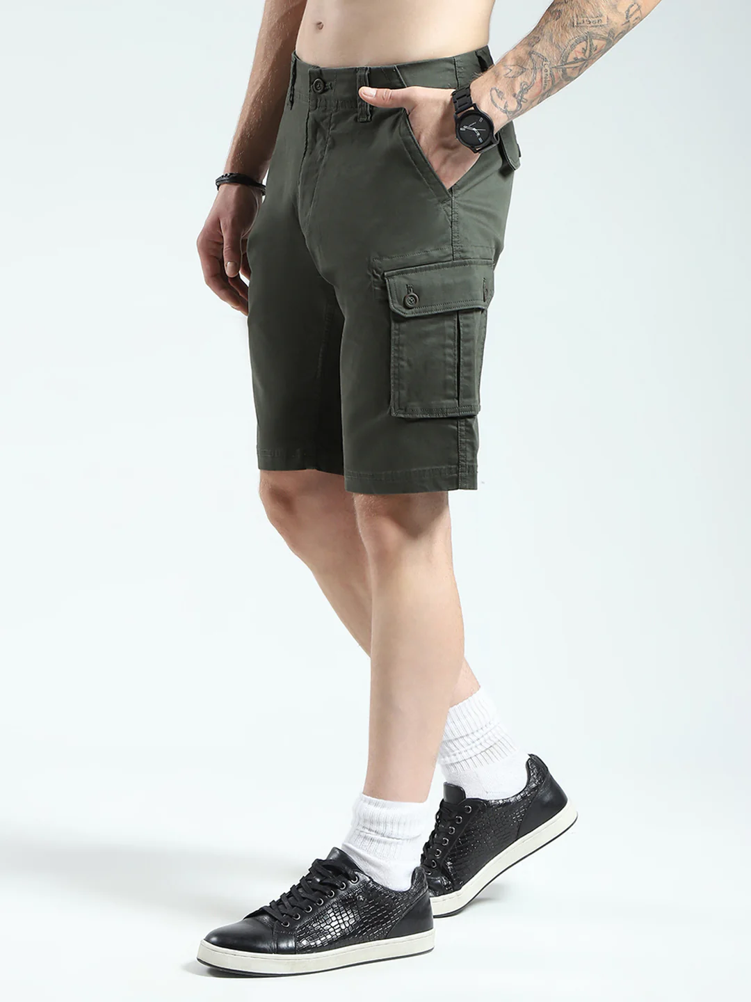 Men Olive Solid Regular Fit Shorts - Image 3