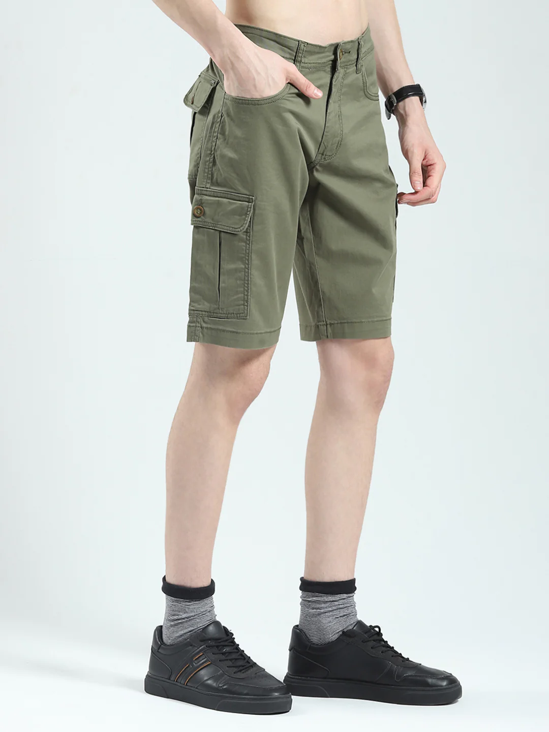 Men Olive Solid Regular Fit Shorts - Image 4