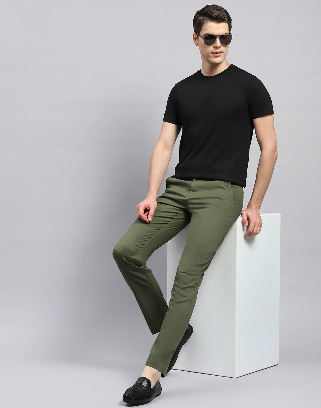 Men Olive Solid Regular Fit Trouser - Image 2