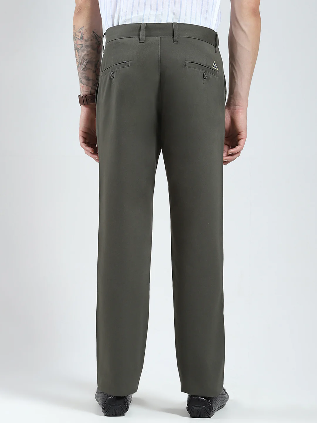 Men Olive Solid Regular Fit Trouser - Image 5
