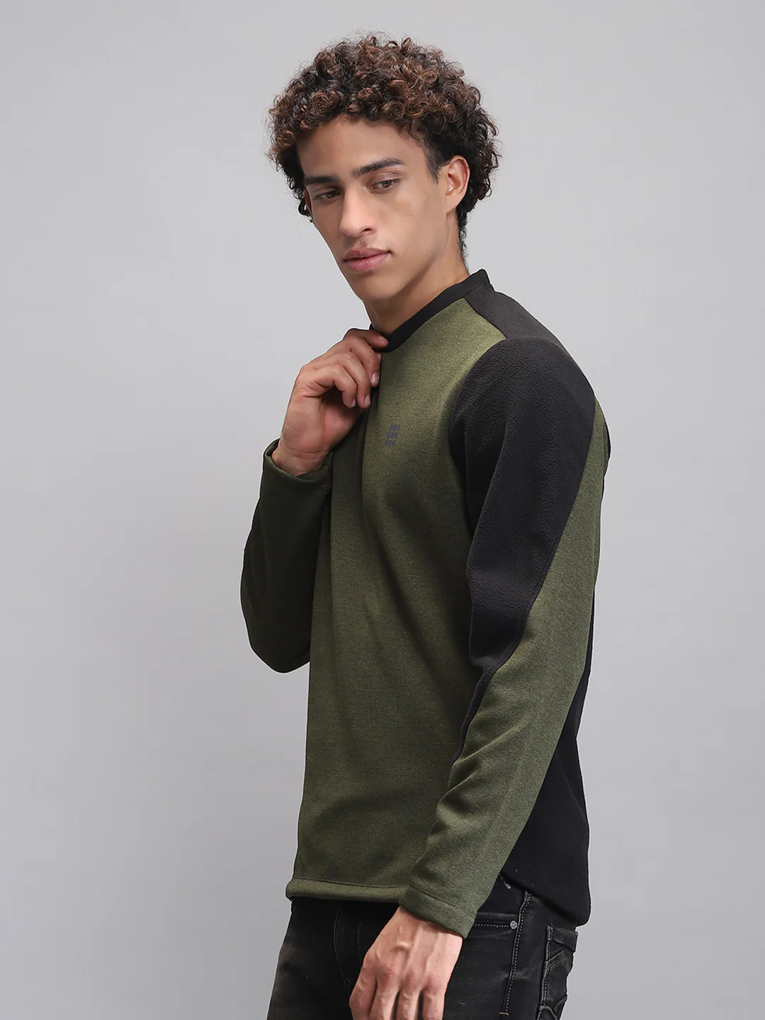 Rock.it Men Olive Solid Round Neck Full Sleeve Sweatshirt - Image 3