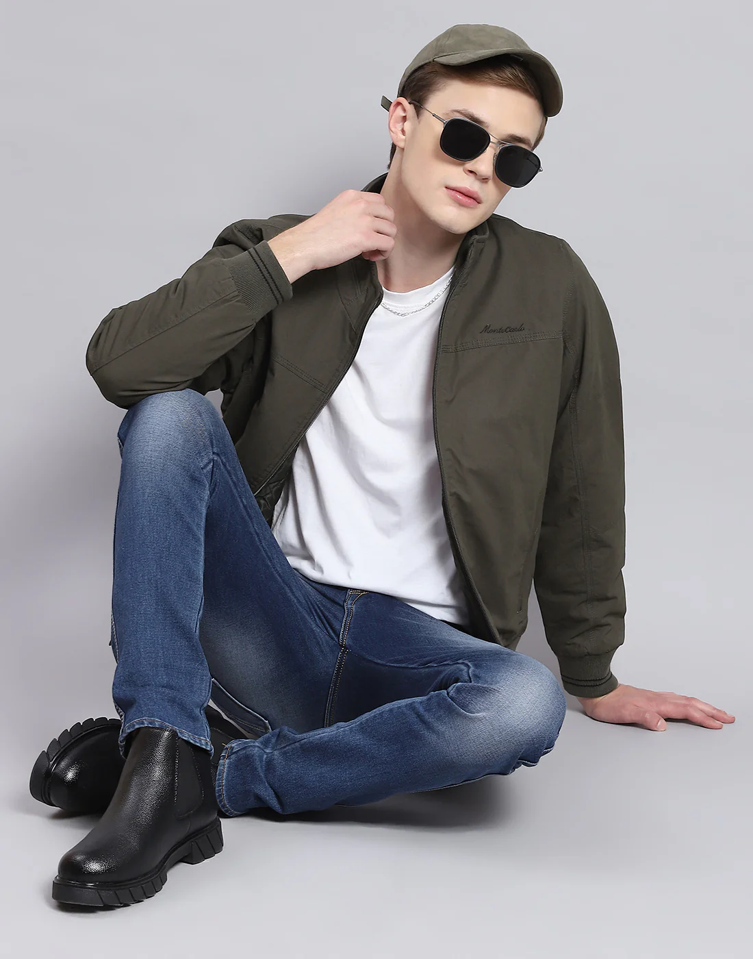 Men Olive Solid Stand Collar Full Sleeve Jacket - Image 2