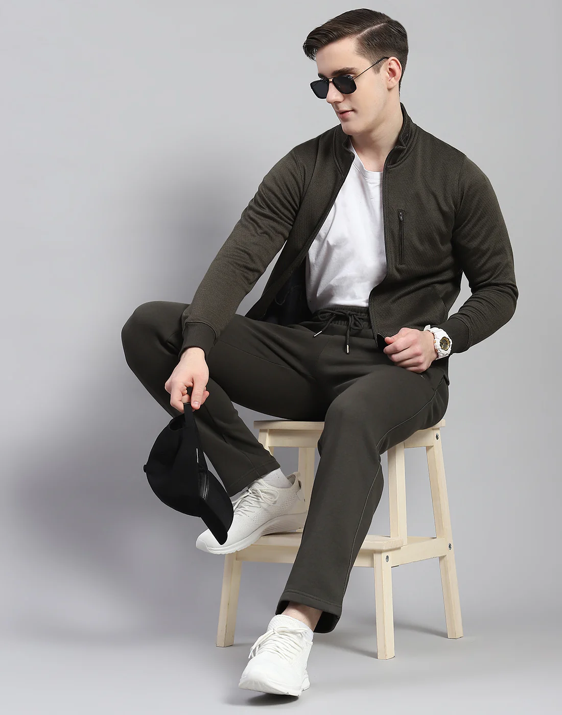 Men Olive Solid Stand Collar Full Sleeve Tracksuit - Image 3