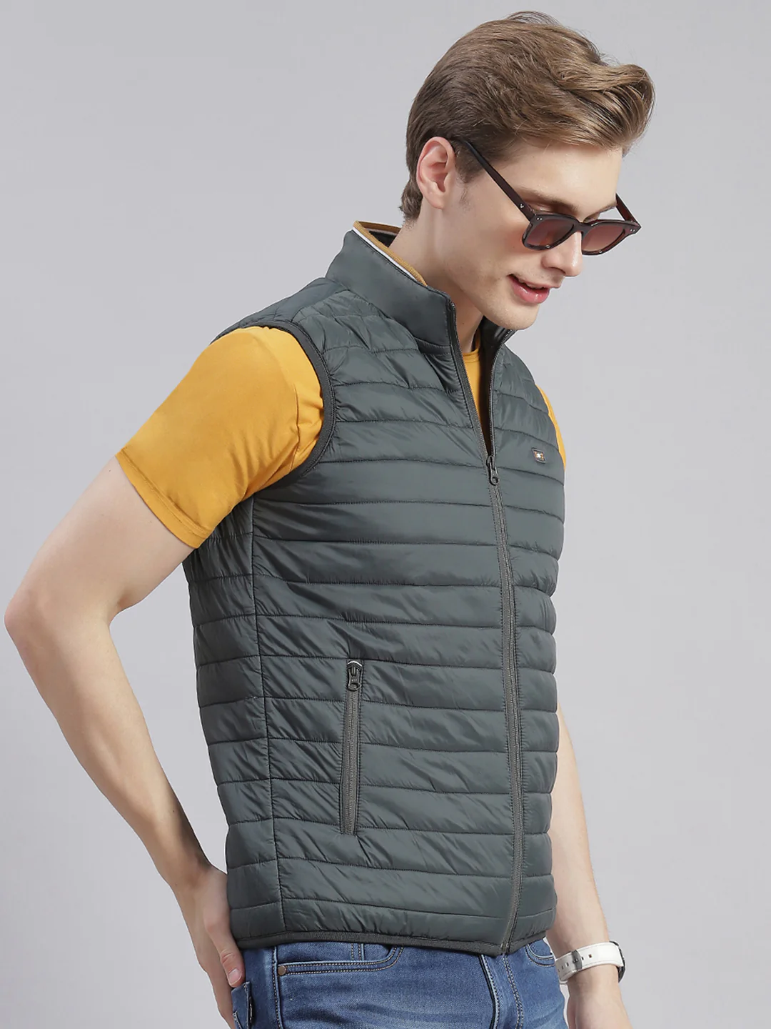 Men Olive Solid Stand Collar Sleeveless Jackets - Image 4
