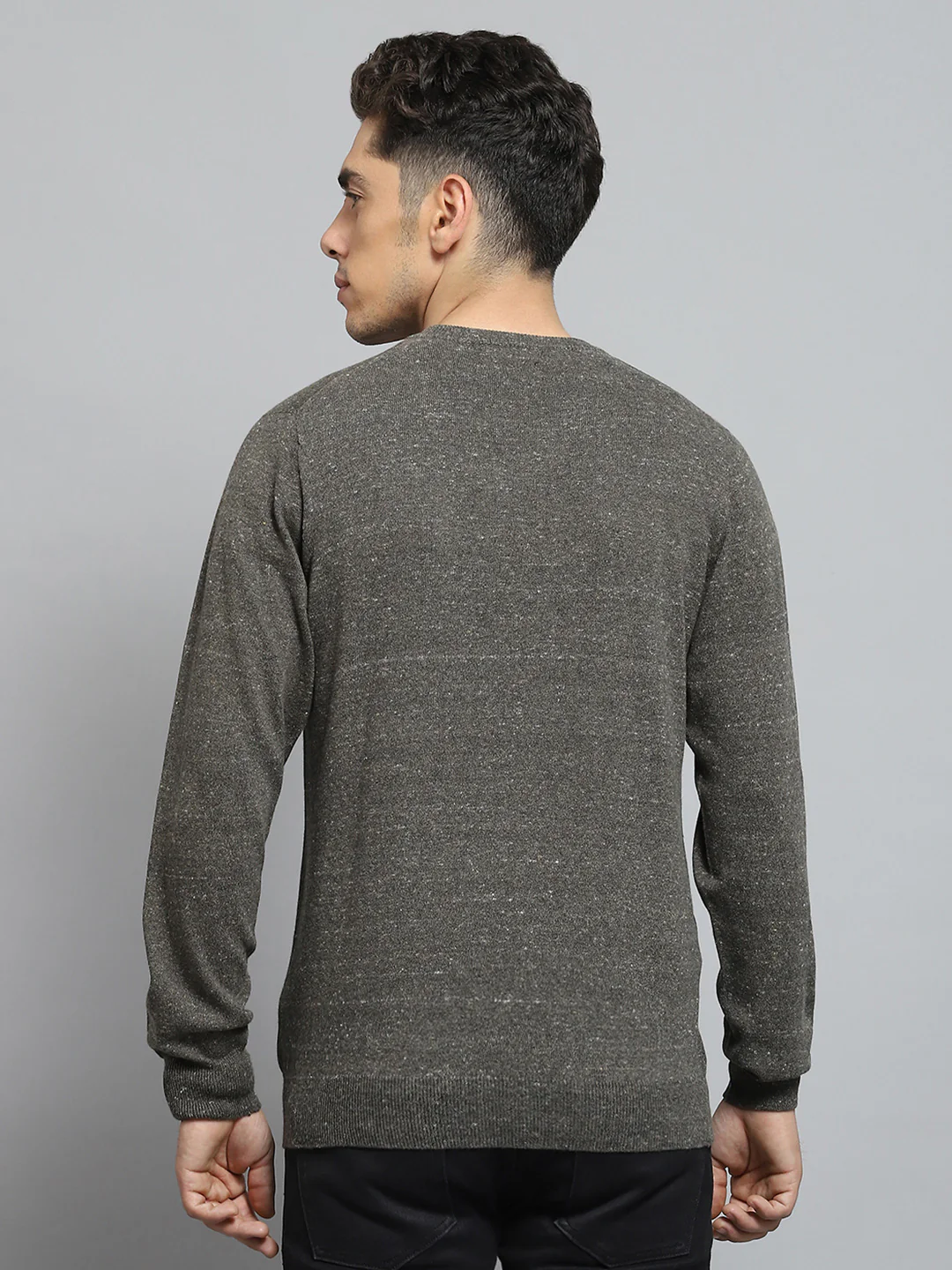 Men Olive Solid V Neck Full Sleeve Pullover - Image 5