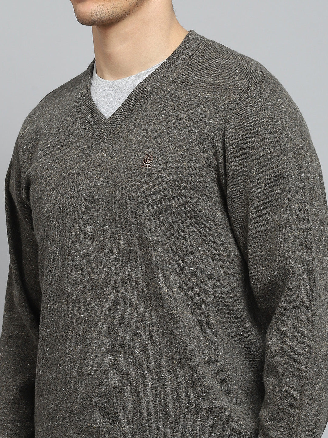 Men Olive Solid V Neck Full Sleeve Pullover - Image 6
