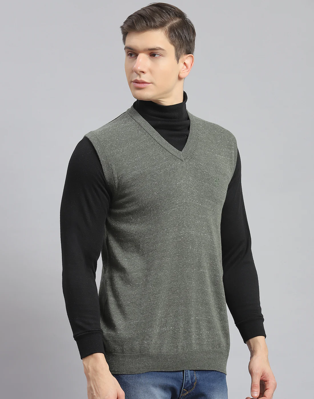 Men Olive Solid V Neck Sleeveless Sweater - Image 4