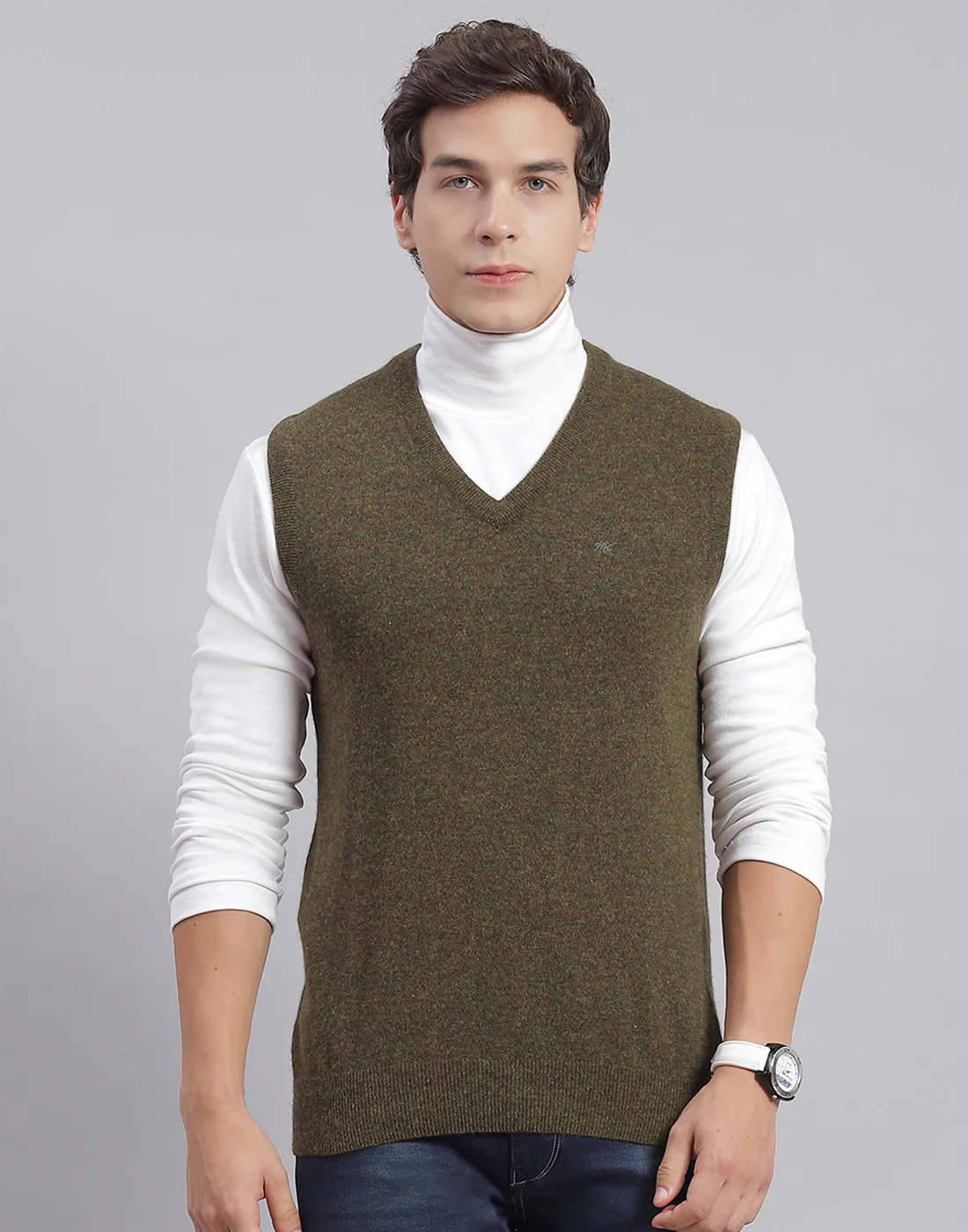 Men Olive Solid V Neck Sleeveless Sweater - Image 3