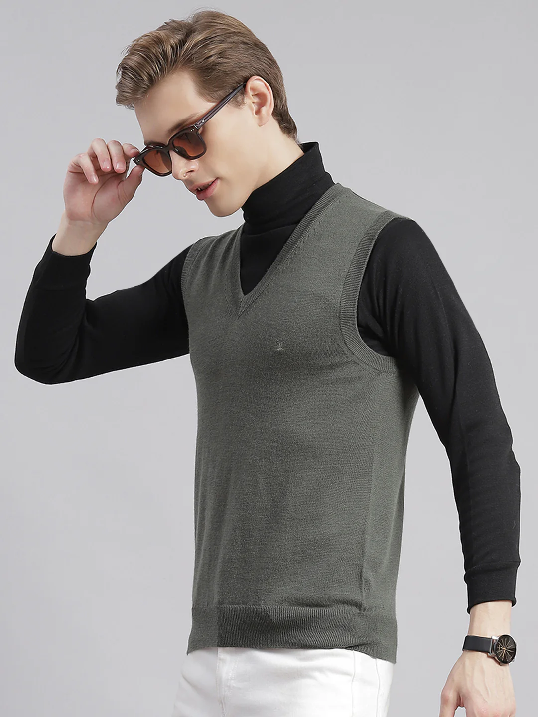 Men Olive Solid V Neck Sleeveless Sweaters/Pullovers - Image 3