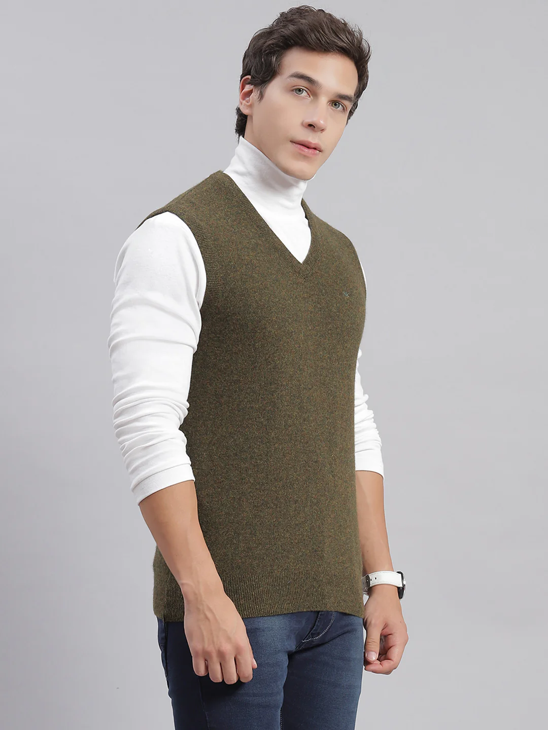 Men Olive Solid V Neck Sleeveless Sweaters/Pullovers - Image 4