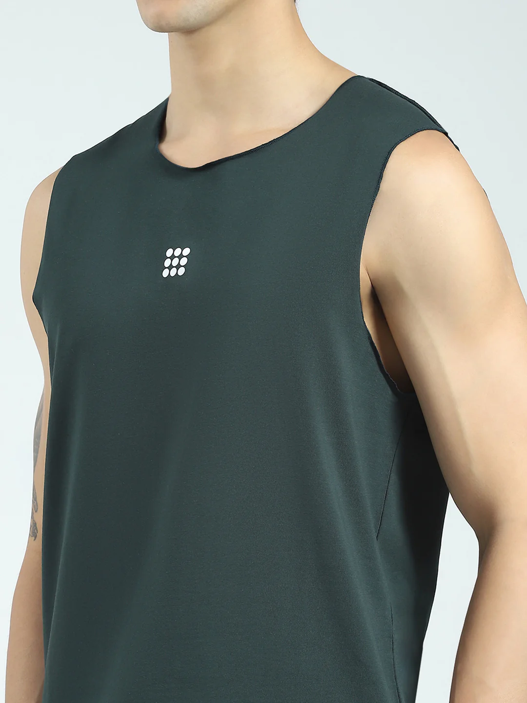 Rock.it Men Olive Solid Round Neck Sleeveless T-Shirt - Image 6