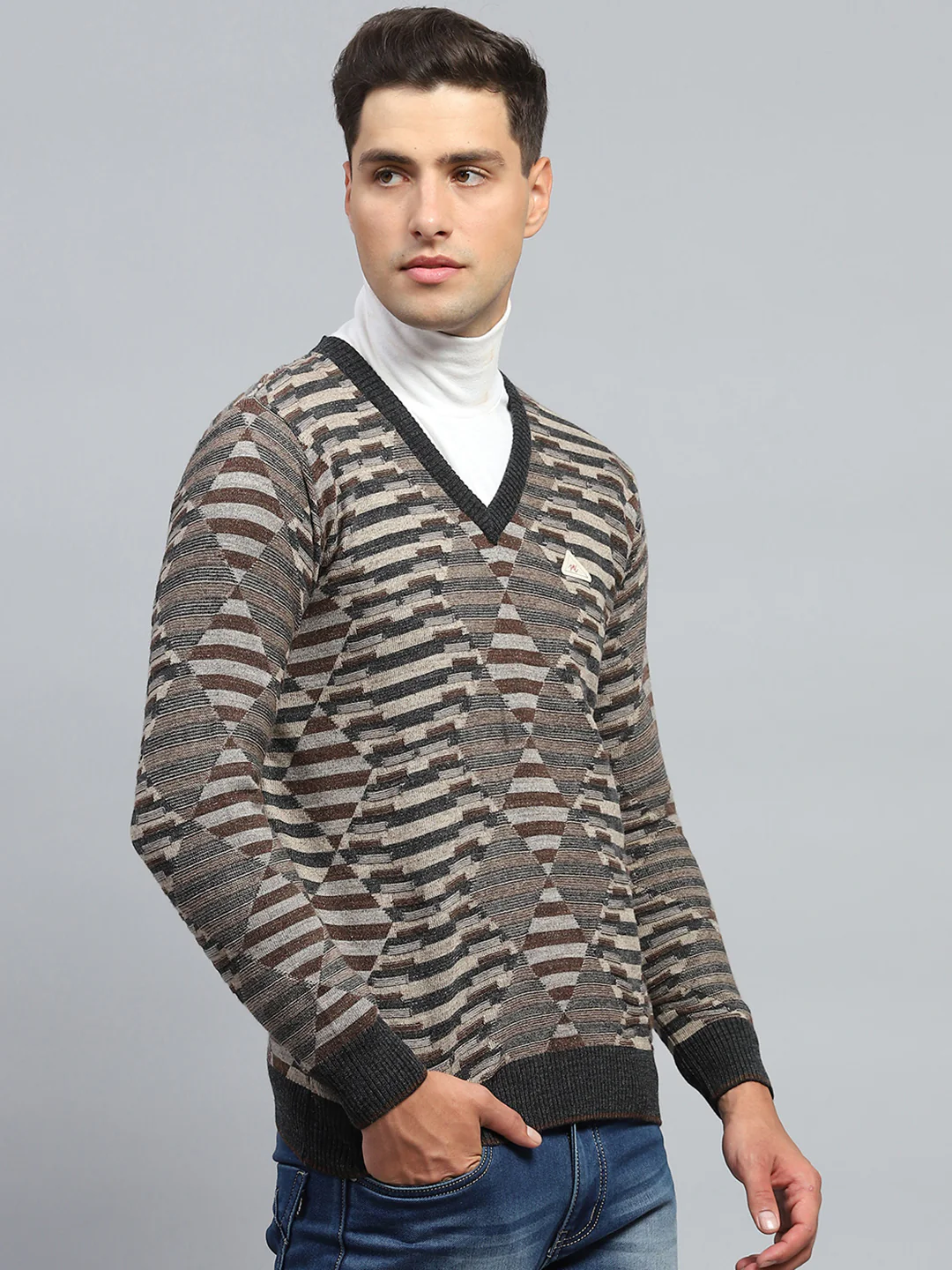Men Olive Stripe V Neck Full Sleeve Pullover - Image 4