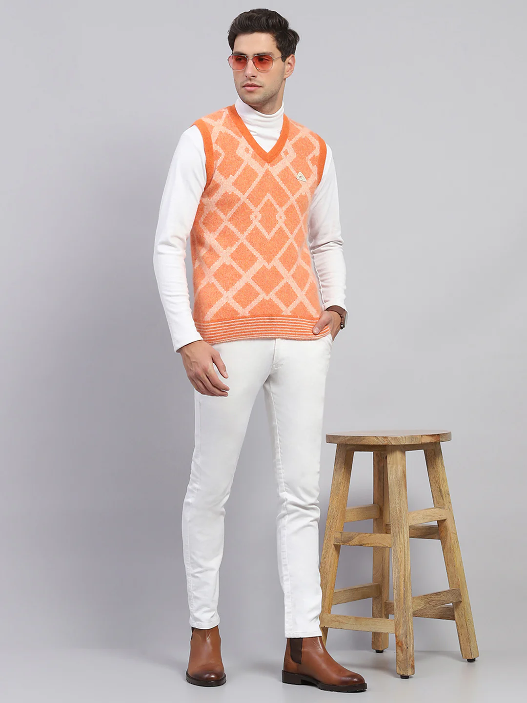 Men Orange Self Design V Neck Sleeveless Sweater - Image 2