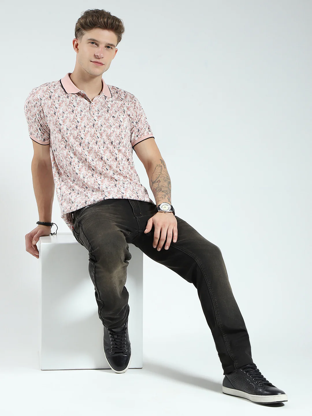Men Pink Printed Collar Half Sleeve T-Shirt - Image 2