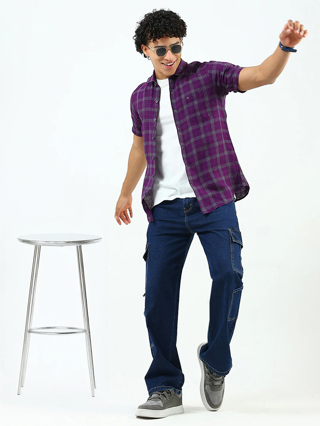 Men Purple Check Collar Half Sleeve Linen Shirt - Image 2