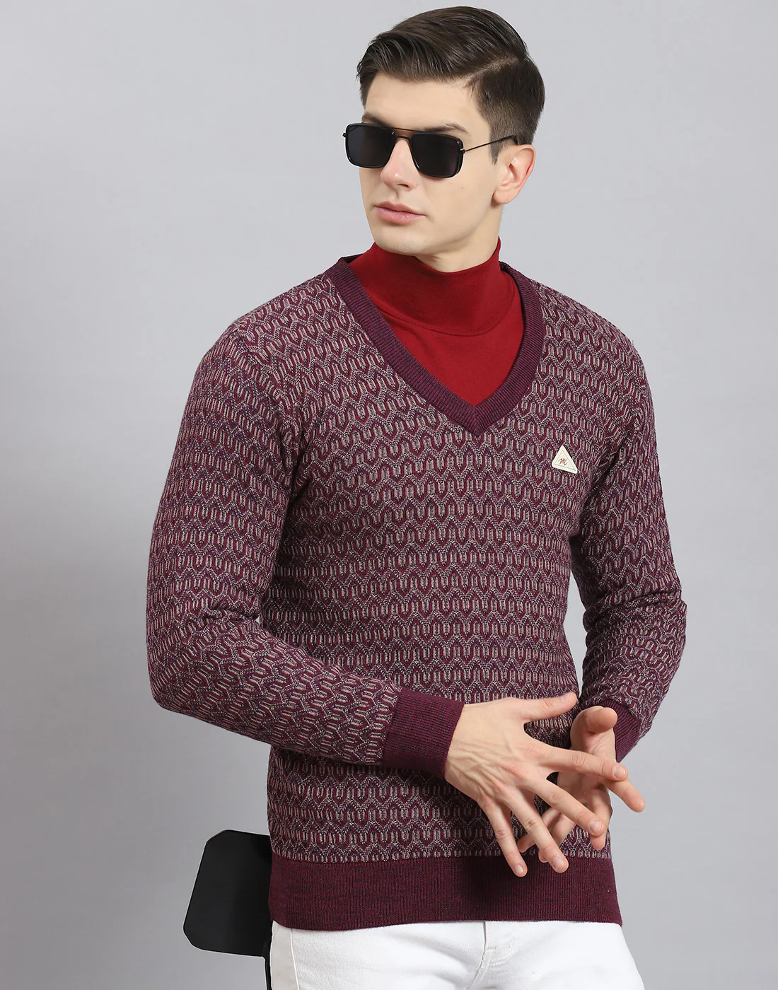 Men Purple Self Design V Neck Full Sleeve Sweater - Image 2