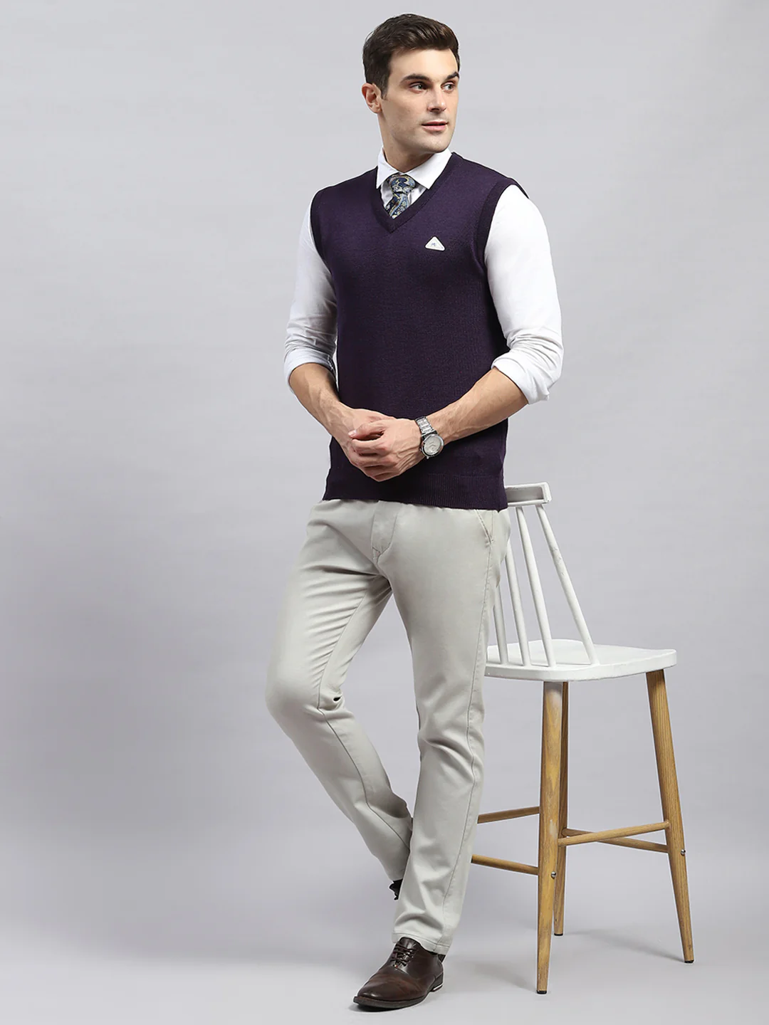 Men Purple Solid V Neck Sleeveless Sweater - Image 2