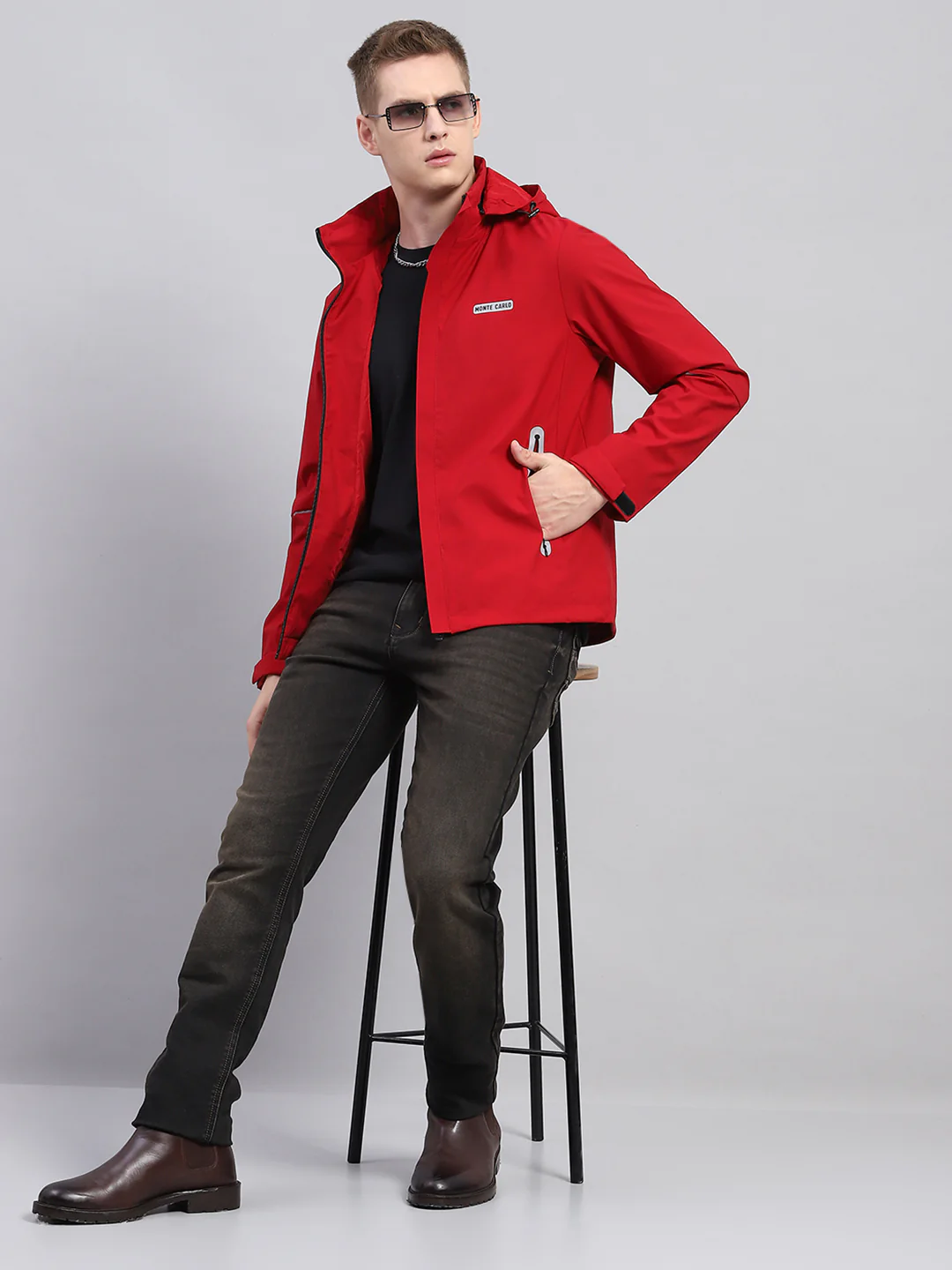 Men Red Solid Detachable Hood Full Sleeve Jacket - Image 2