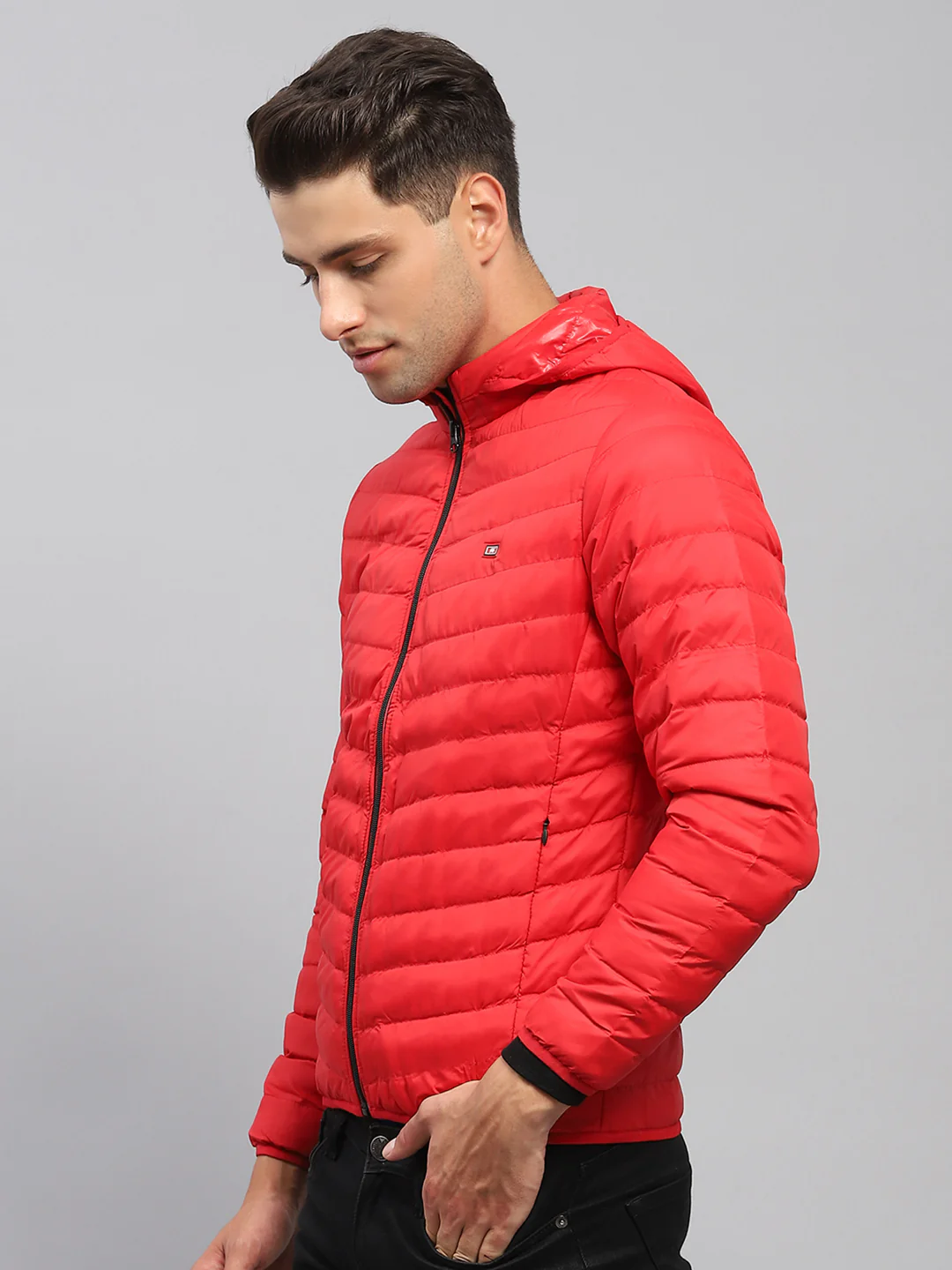 Men Red Solid Hooded Full Sleeve Jacket - Image 3
