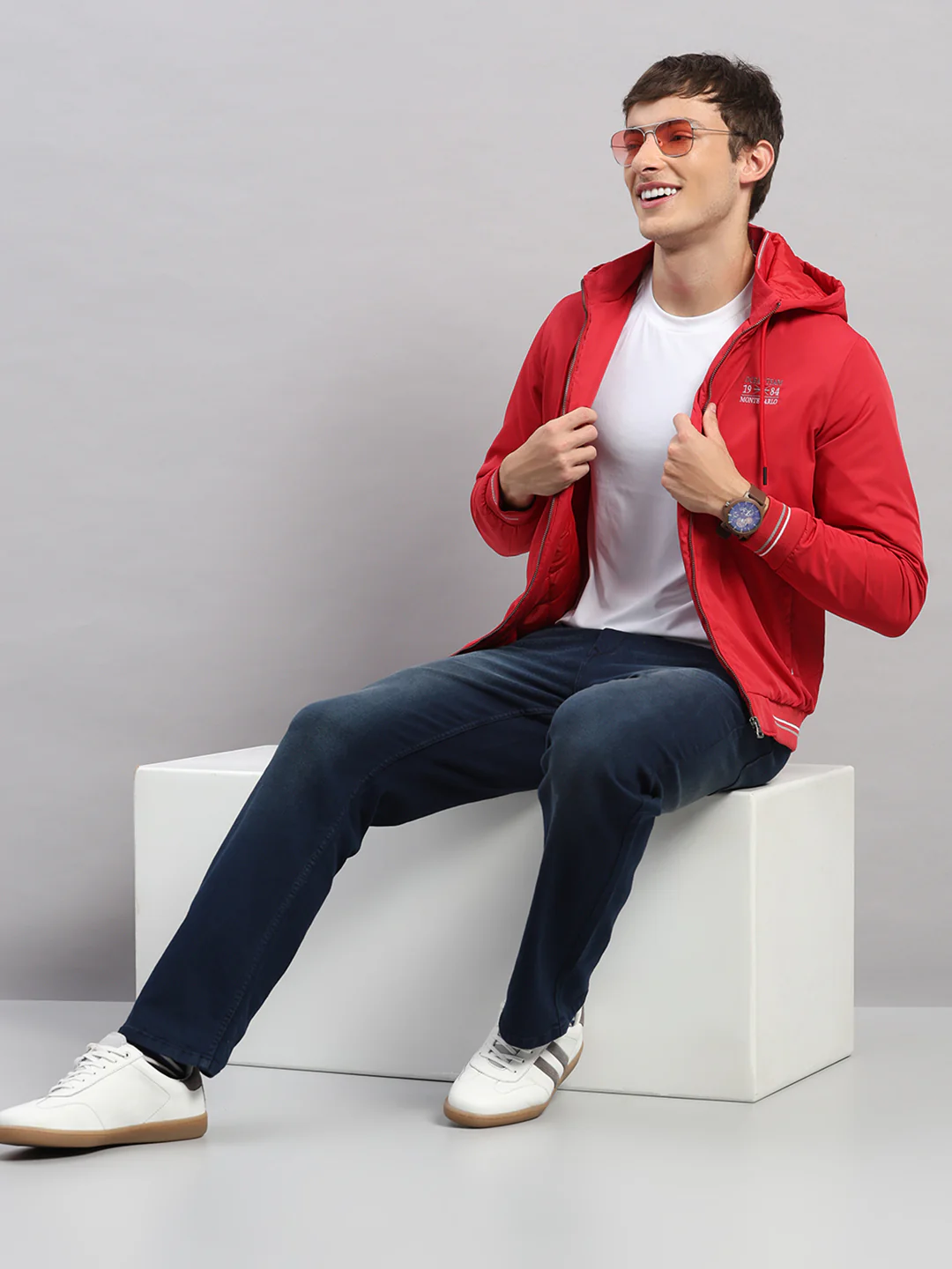 Men Red Solid Hooded Full Sleeve Jacket - Image 2