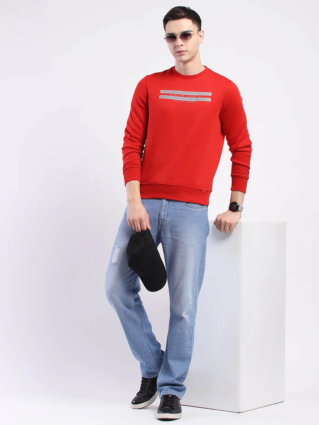 Men Red Solid Round Neck Full Sleeve Sweatshirt - Image 2
