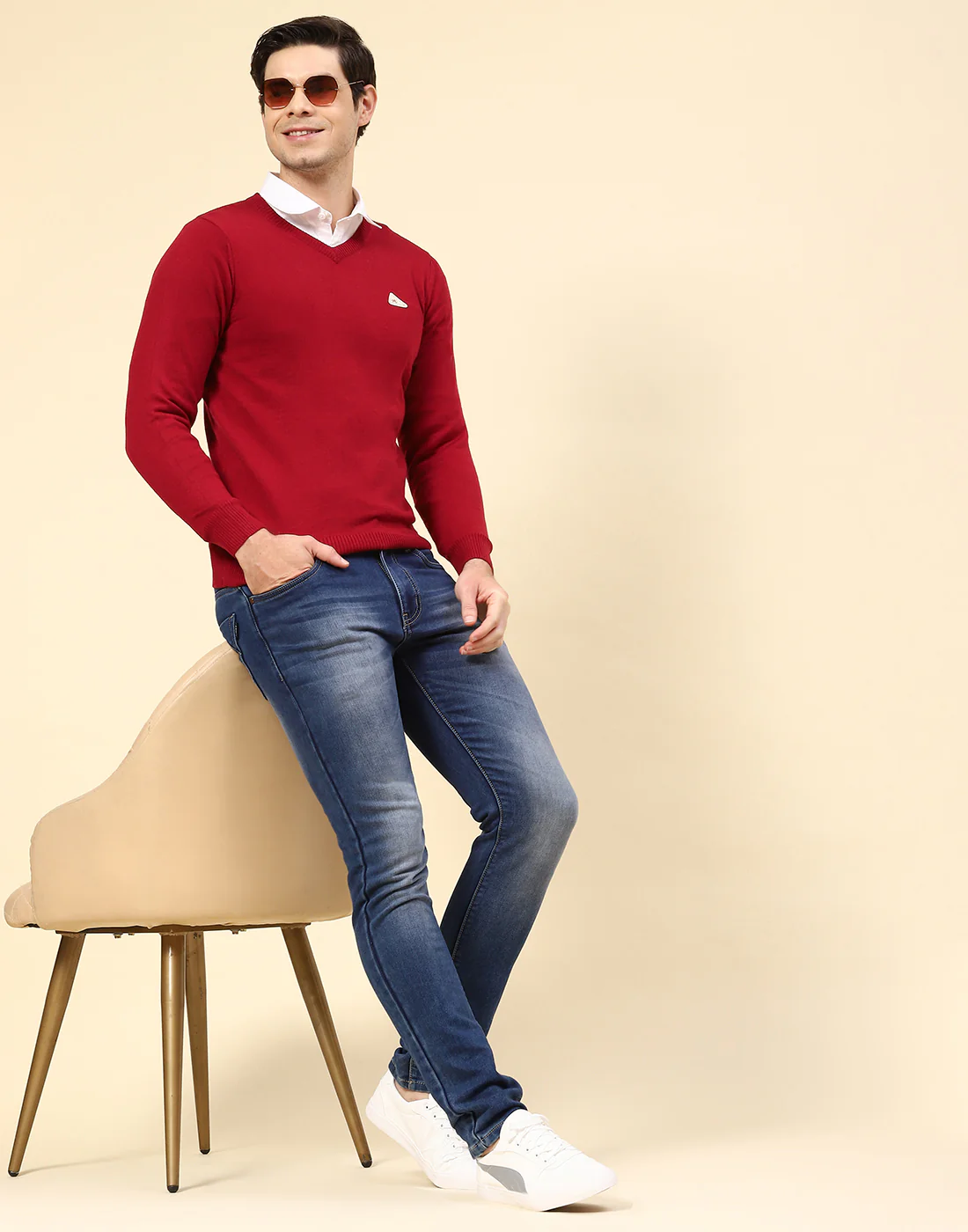 Men Red Solid V Neck Full Sleeve Pullover - Image 2